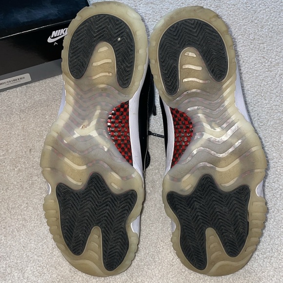 Men’s Air Jordan 11 Retro Low, Size 10.5, black - Picture 6 of 7